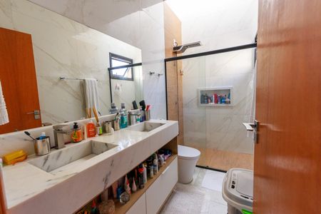 Casa de condomínio para alugar com 160m², 3 quartos e 4 vagas