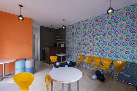 Apartamento para alugar com 47m², 2 quartos e 1 vagaÁrea comum - Salão de festas