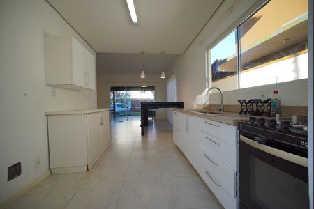 Casa para alugar com 110m², 2 quartos e 2 vagasCozinha