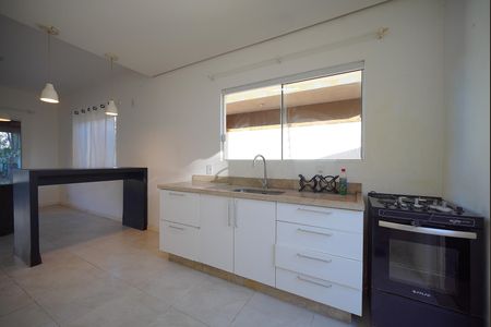 Casa para alugar com 110m², 2 quartos e 2 vagasCozinha