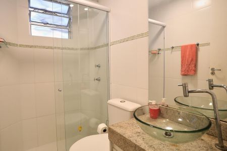 Banheiro de apartamento à venda com 3 quartos, 65m² em Cidade Nova, Belo Horizonte