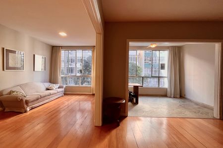 Apartamento para alugar com 218m², 3 quartos e 1 vaga
