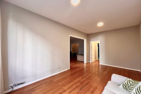 Apartamento para alugar com 218m², 3 quartos e 1 vaga Apartamento para alugar com 218m², 3 quartos e 1 vagaSala