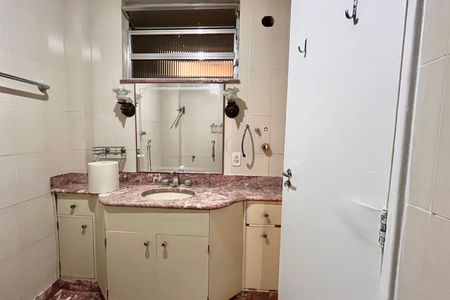Apartamento para alugar com 218m², 3 quartos e 1 vaga Apartamento para alugar com 218m², 3 quartos e 1 vagaBanheiro da Suíte