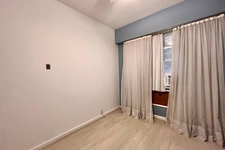 Apartamento para alugar com 218m², 3 quartos e 1 vaga Apartamento para alugar com 218m², 3 quartos e 1 vagaQuarto2