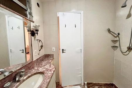 Apartamento para alugar com 218m², 3 quartos e 1 vaga