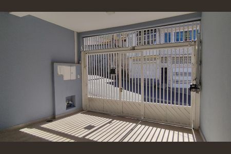 Garagem de casa à venda com 2 quartos, 85m² em Jardim Mangalot, São Paulo