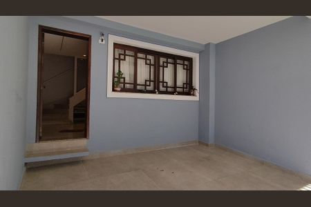 Garagem de casa à venda com 2 quartos, 85m² em Jardim Mangalot, São Paulo