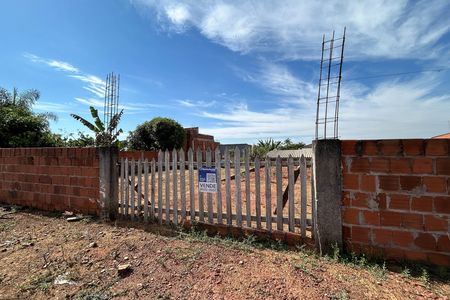 Casa de condomínio à venda com 120m², 3 quartos e 5 vagas Casa de condomínio à venda com 120m², 3 quartos e 5 vagasFachada