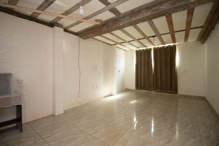 Casa de condomínio à venda com 120m², 3 quartos e 5 vagas Casa de condomínio à venda com 120m², 3 quartos e 5 vagasSala