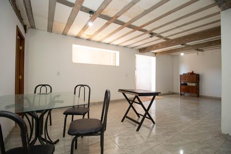 Casa de condomínio à venda com 120m², 3 quartos e 5 vagas Casa de condomínio à venda com 120m², 3 quartos e 5 vagasSala