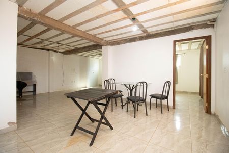 Casa de condomínio à venda com 120m², 3 quartos e 5 vagas Casa de condomínio à venda com 120m², 3 quartos e 5 vagasSala