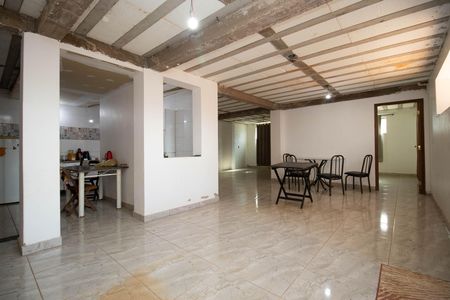 Casa de condomínio à venda com 120m², 3 quartos e 5 vagas Casa de condomínio à venda com 120m², 3 quartos e 5 vagasSala