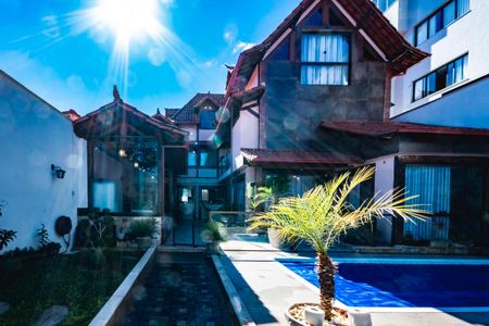Fachada de casa à venda com 3 quartos, 472m² em Planalto, Belo Horizonte