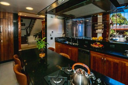 Cozinha de casa à venda com 3 quartos, 472m² em Planalto, Belo Horizonte
