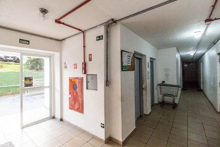 Hall de entrada de apartamento para alugar com 2 quartos, 79m² em Vila da Oportunidade, Carapicuíba