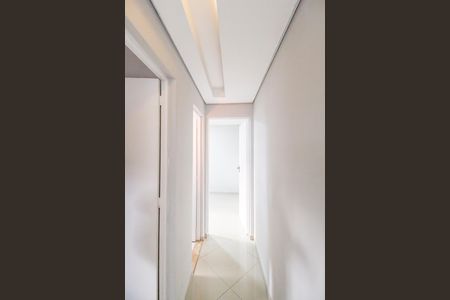 Corredor de apartamento para alugar com 2 quartos, 79m² em Vila da Oportunidade, Carapicuíba