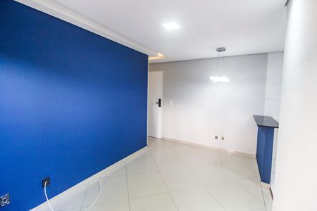 Sala de apartamento para alugar com 2 quartos, 79m² em Vila da Oportunidade, Carapicuíba