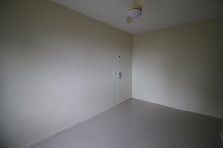 Sala de apartamento para alugar com 2 quartos, 44m² em Gardênia Azul, Rio de Janeiro