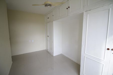Quarto 2 de apartamento para alugar com 2 quartos, 44m² em Gardênia Azul, Rio de Janeiro