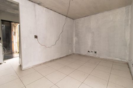 Sala de casa para alugar com 2 quartos, 110m² em Uberaba, Curitiba