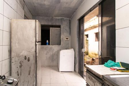Cozinha e Área de Serviço de casa para alugar com 2 quartos, 110m² em Uberaba, Curitiba