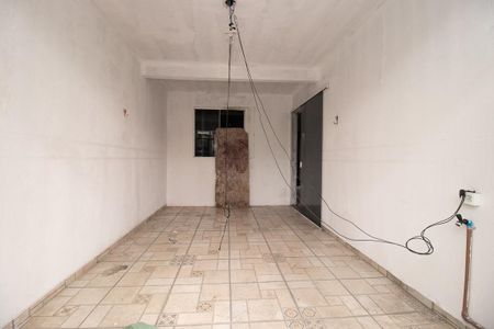 Garagem de casa para alugar com 2 quartos, 110m² em Uberaba, Curitiba