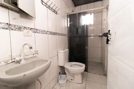 Banheiro Social de casa para alugar com 2 quartos, 110m² em Uberaba, Curitiba