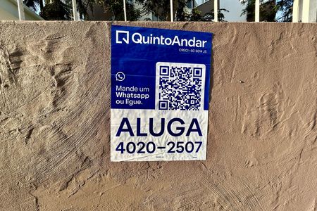 Placa  de apartamento para alugar com 3 quartos, 73m² em Itacorubi, Florianópolis