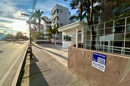 Fa de apartamento para alugar com 3 quartos, 73m² em Itacorubi, Florianópolis