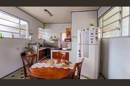 Apartamento para alugar com 110m², 2 quartos e 1 vaga Apartamento para alugar com 110m², 2 quartos e 1 vagaCozinha