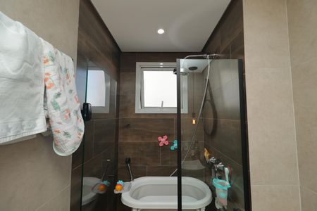 Apartamento à venda com 72m², 3 quartos e 2 vagasBanheiro Social