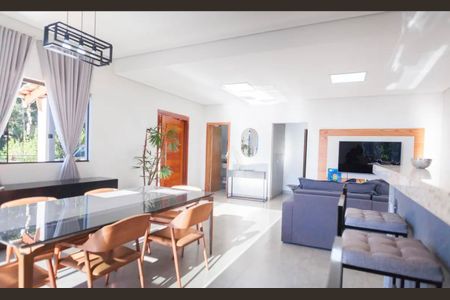 Sala de casa à venda com 3 quartos, 200m² em São Sebastiao das Águas Claras, Nova Lima