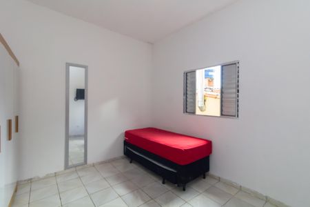 Quarto 1 de casa para alugar com 2 quartos, 180m² em Parque Dom Joao Neri, São Paulo