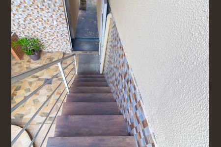 Casa para alugar com 180m², 2 quartos e sem vaga Casa para alugar com 180m², 2 quartos e sem vagaEscada