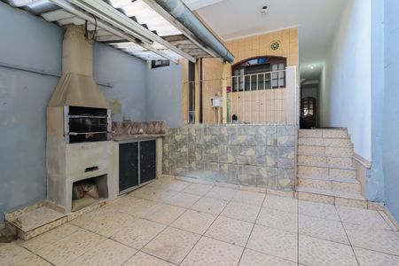 Casa à venda com 137m², 4 quartos e 2 vagasQuintal