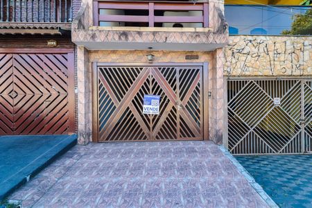 Casa à venda com 137m², 4 quartos e 2 vagasFachada