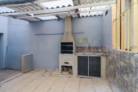 Casa à venda com 137m², 4 quartos e 2 vagasQuintal