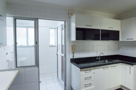 Apartamento à venda com 120m², 4 quartos e 2 vagas Apartamento à venda com 120m², 4 quartos e 2 vagasCozinha