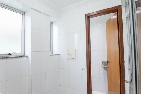 Apartamento à venda com 120m², 4 quartos e 2 vagas Apartamento à venda com 120m², 4 quartos e 2 vagasÁrea de Serviço