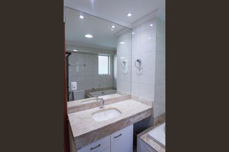 Apartamento à venda com 120m², 4 quartos e 2 vagas Apartamento à venda com 120m², 4 quartos e 2 vagasBanheiro suite