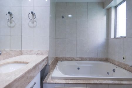 Apartamento à venda com 120m², 4 quartos e 2 vagas Apartamento à venda com 120m², 4 quartos e 2 vagasBanheiro suite