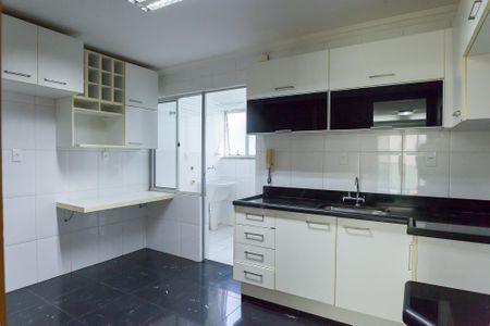 Apartamento à venda com 120m², 4 quartos e 2 vagas Apartamento à venda com 120m², 4 quartos e 2 vagasCozinha