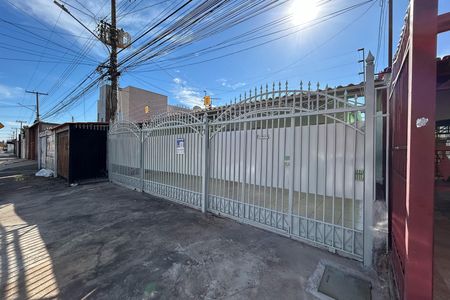 Fachada de casa para alugar com 4 quartos, 100m² em Qsf, Brasília