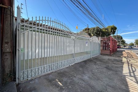 Casa para alugar com 100m², 4 quartos e 2 vagas Casa para alugar com 100m², 4 quartos e 2 vagasFachada