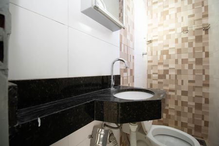 Casa para alugar com 100m², 4 quartos e 2 vagas Casa para alugar com 100m², 4 quartos e 2 vagasBanheiro Social