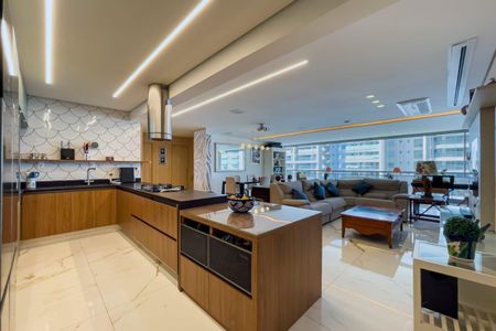 Cozinha  de apartamento para alugar com 4 quartos, 197m² em Jardim das Acacias, São Paulo