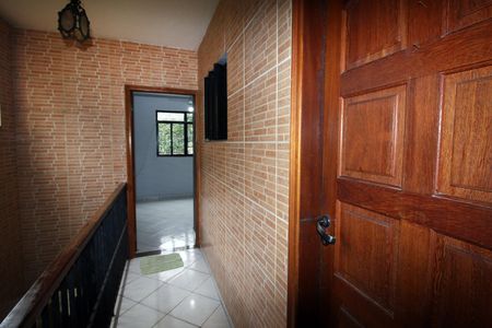 Acesso de apartamento para alugar com 2 quartos, 60m² em Vila Kosmos, Rio de Janeiro