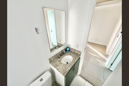 Apartamento à venda com 46m², 2 quartos e 1 vaga Apartamento à venda com 46m², 2 quartos e 1 vagaBanheiro