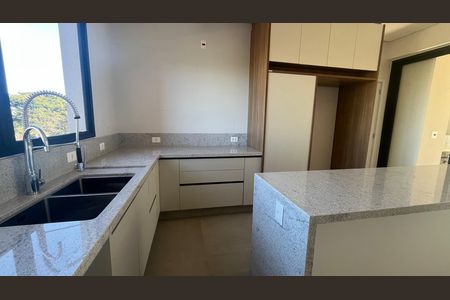 Apartamento à venda com 4 quartos, 243m² em Jardim das Paineiras, Campinas